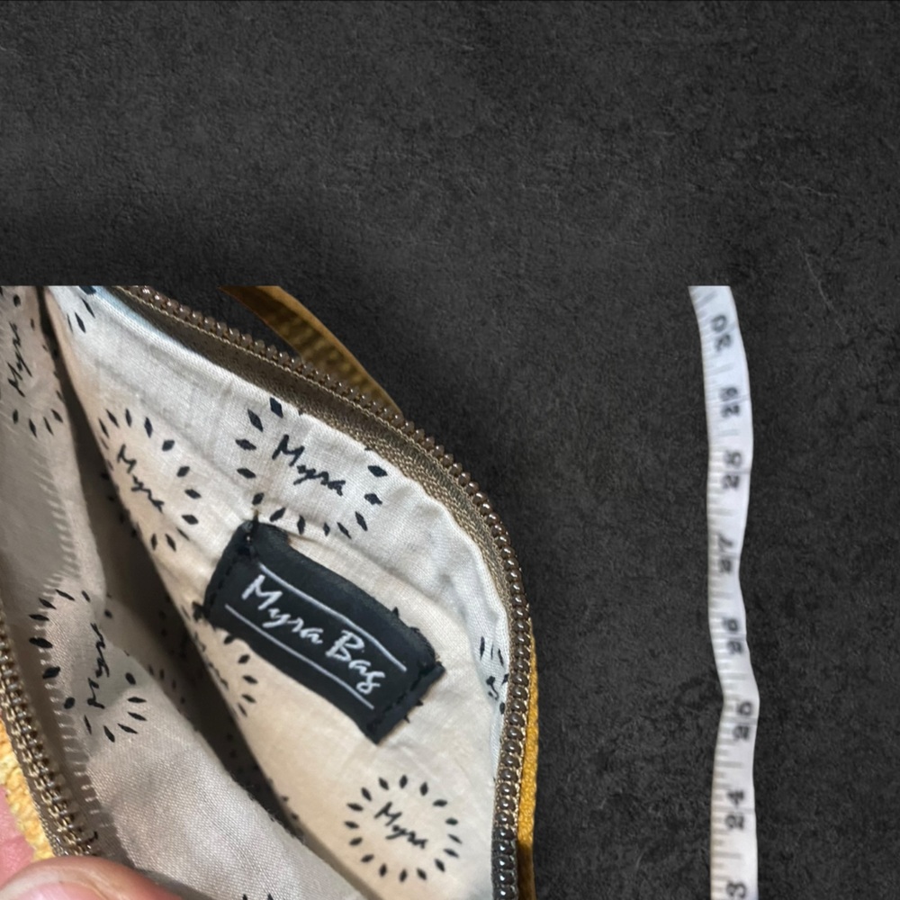 Myra clutch/ wristlet - Picture 3 of 7